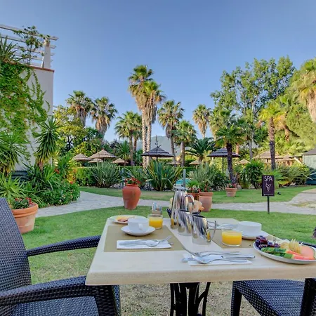 Hotel Le - &