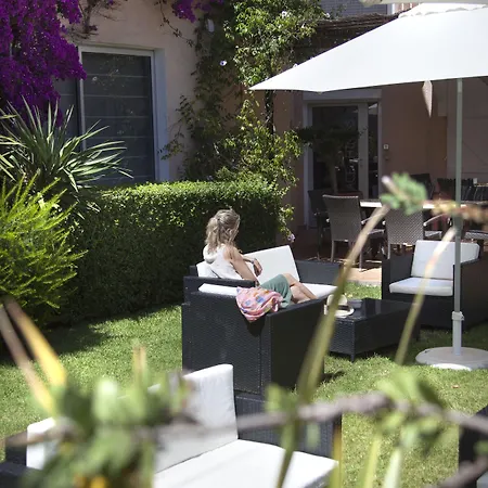 Hotel Le - &