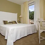 Hotel Le - & 4*