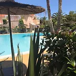 Le - & Hotel