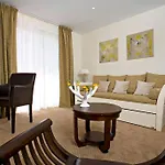 Le - & Hotel 4*