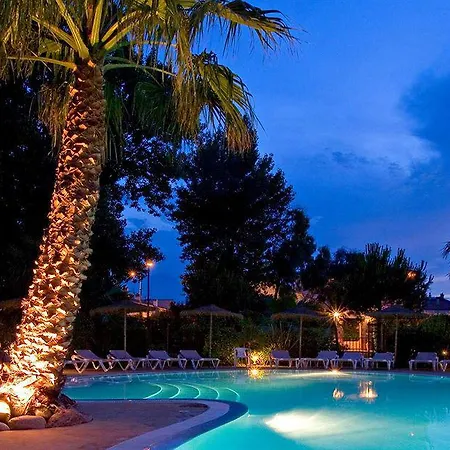 Le Hotel 4*