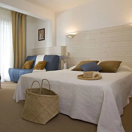 Le - & Hotel