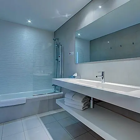 Hotel Le - & 4*