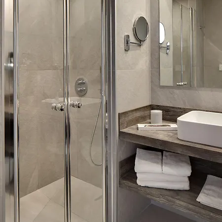 Hotel Le - &