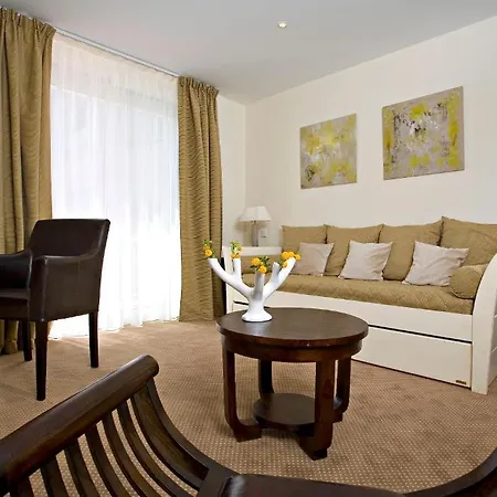 Le Hotel 4*