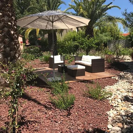 Le - & Hotel